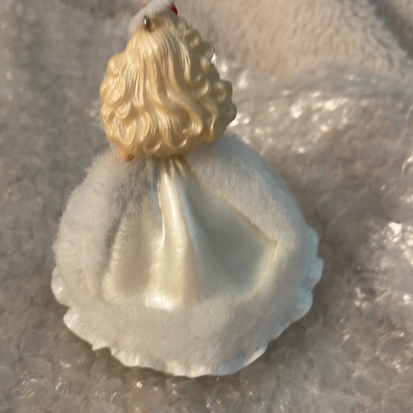 🎄 Hallmark Ornament 1997 Club Edition Barbie 🎄 - Picture 5 of 9